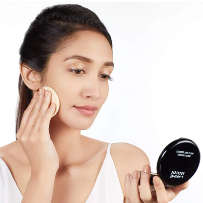 Lakmé Absolute White Intense Wet & Dry Compact
